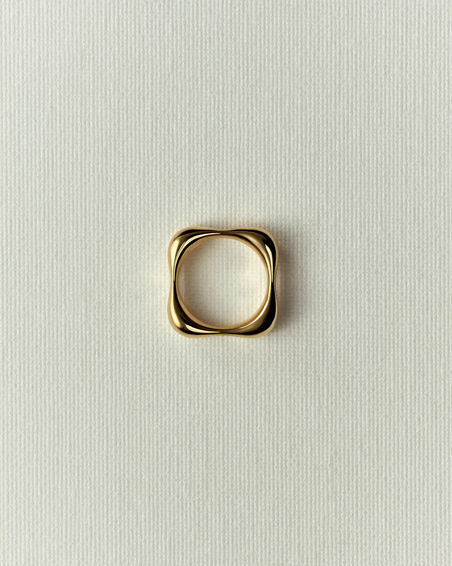 Wavy square band ring