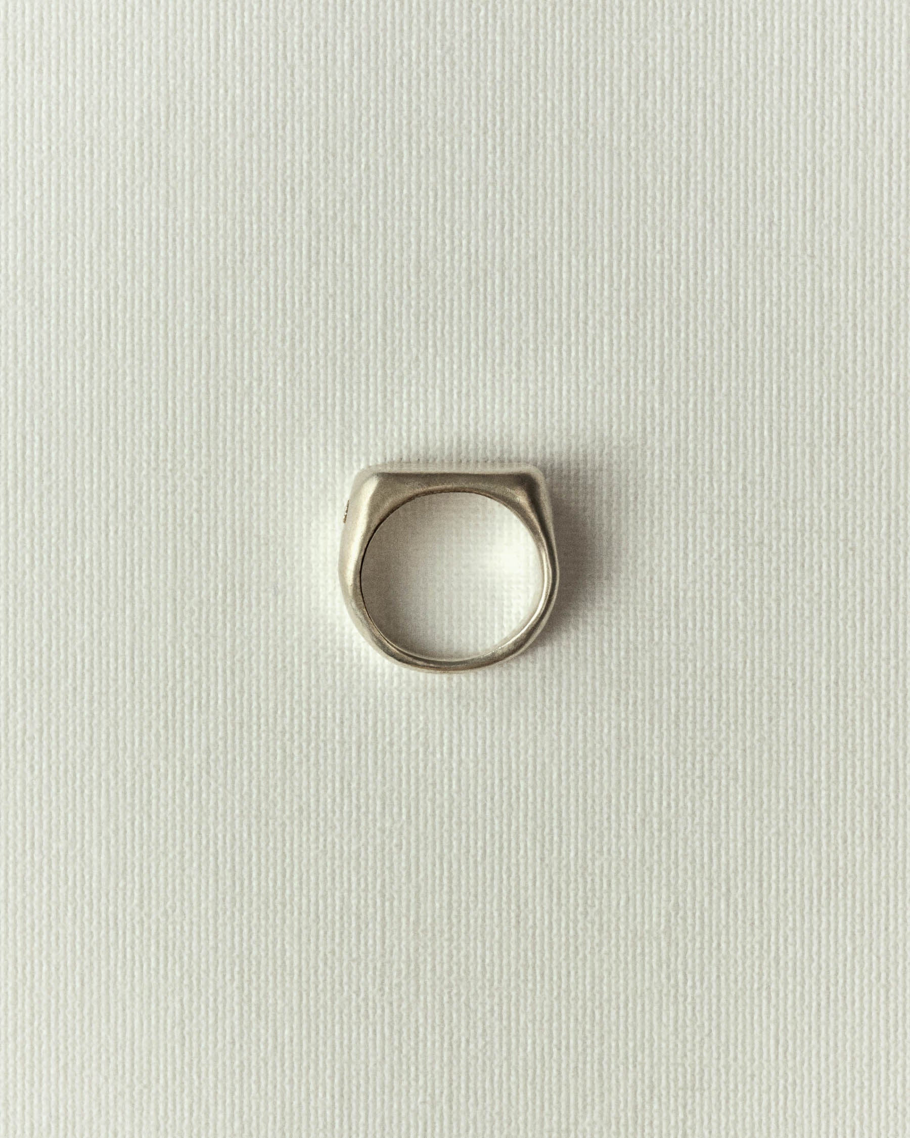 Thick organic signet ring