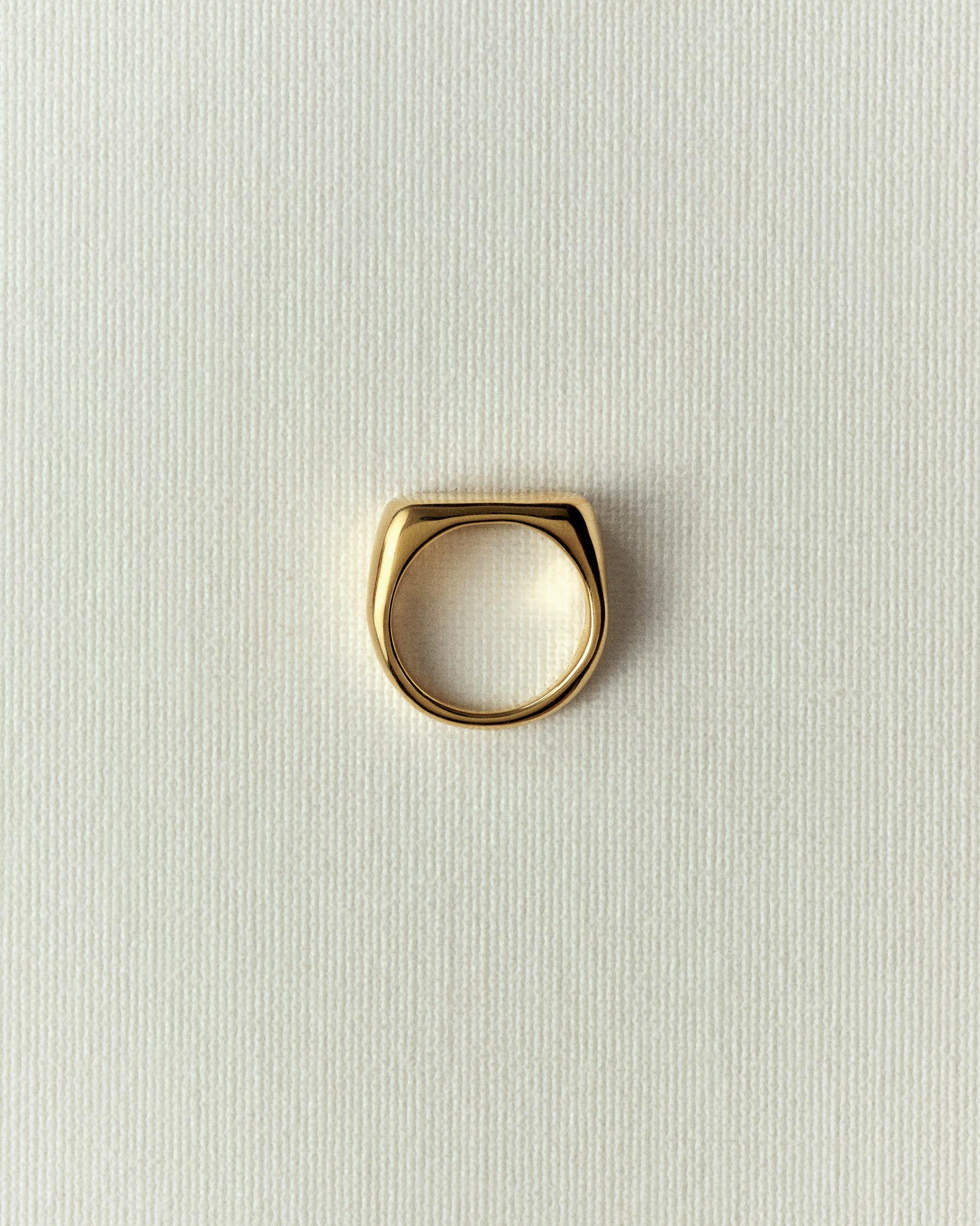 Thick organic signet ring