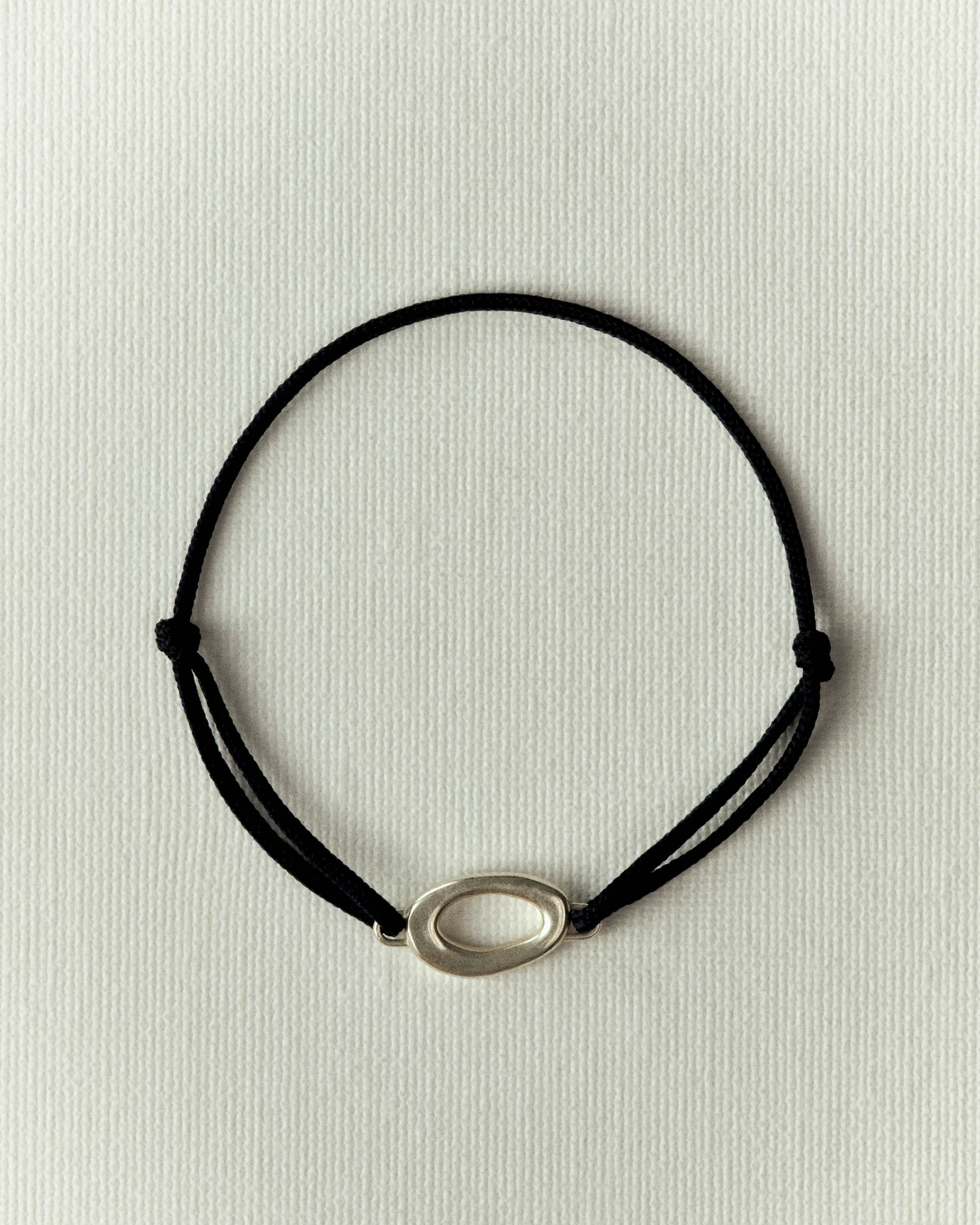 Oval link bracelet