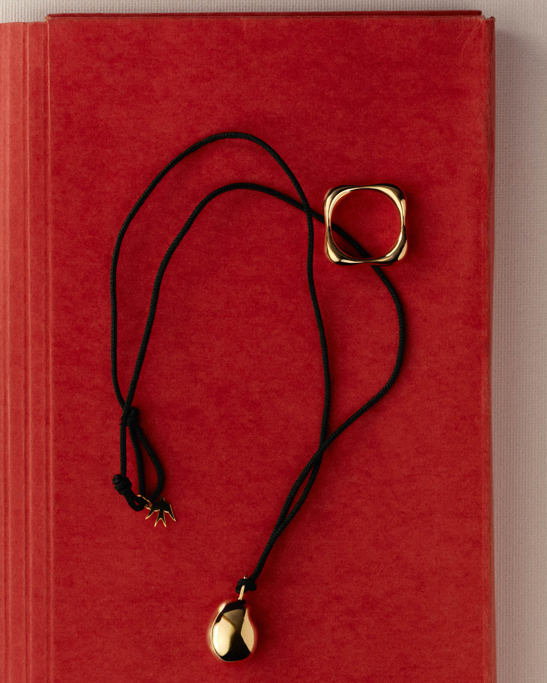 Collier galet goutte