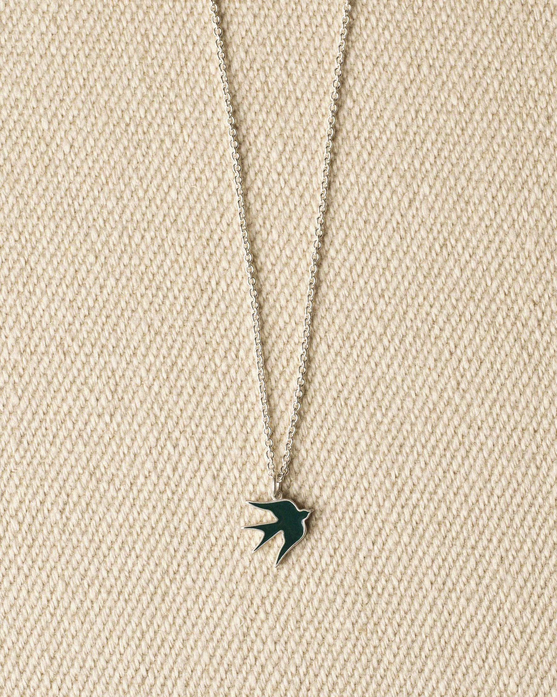 Collier hirondelle émaillée