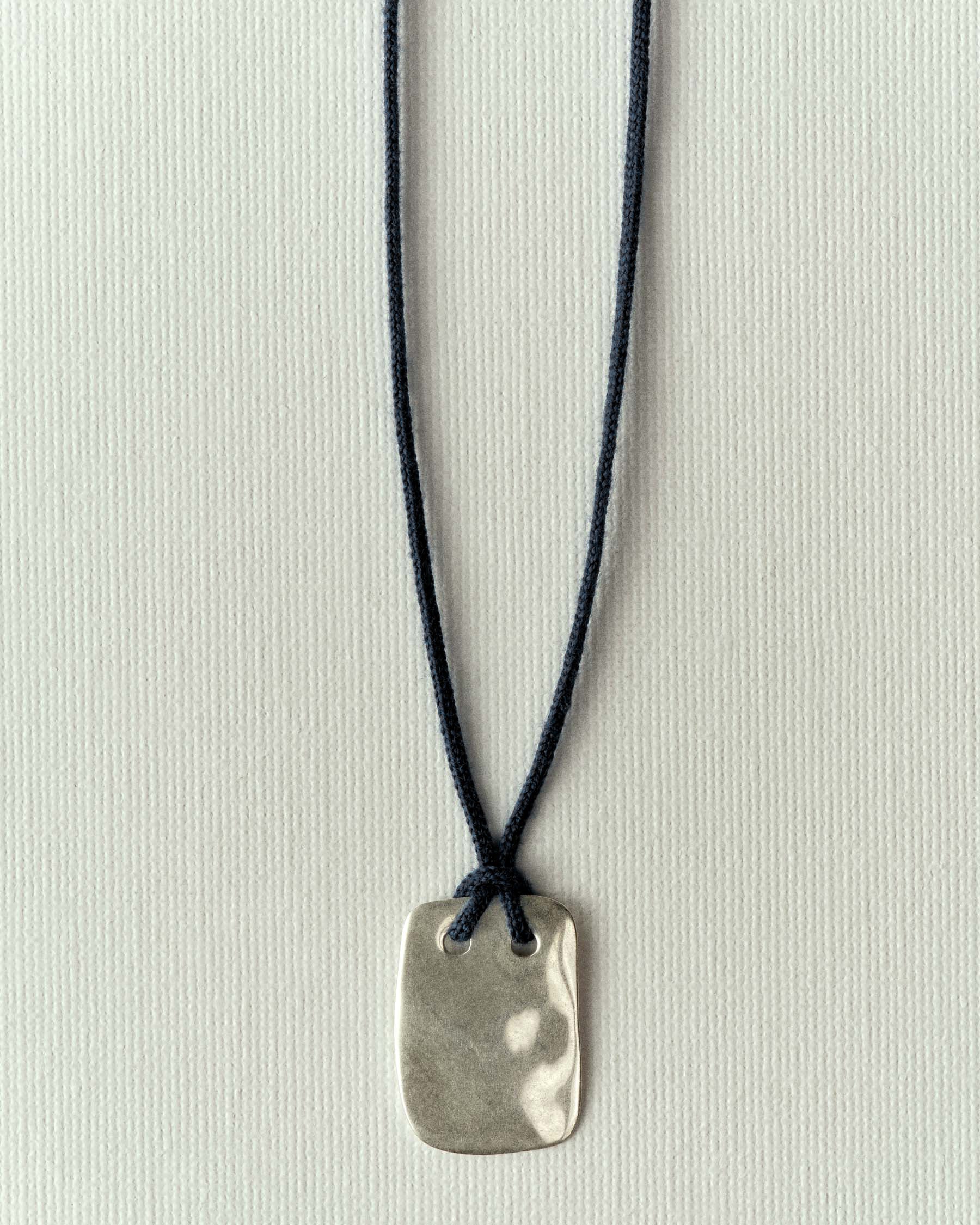 Hammered plate